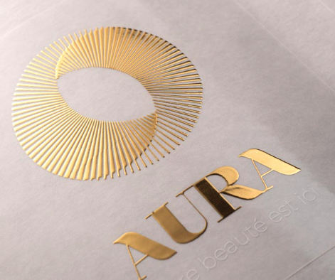 Bobinas de pegatinas personalizadas listas para aplicar a mano