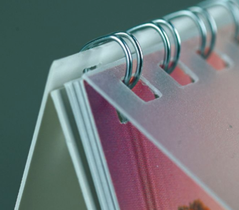 Varios calendarios de sobremesa corporativos personalizados