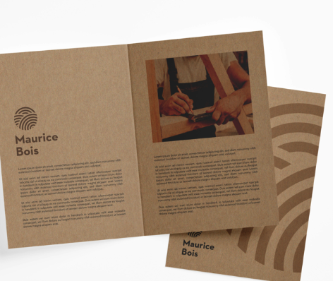 Folletos en papel reciclado presentando servicios de empresa