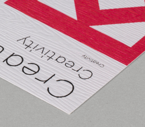 Flyers en papel texturado madera para marcas naturales