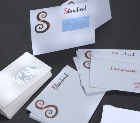 Pack de papelería corporativa con sobres y cartas