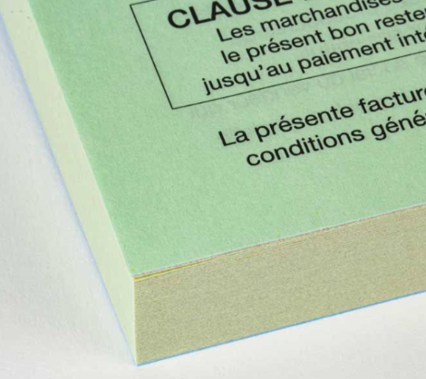 Detalle de hojas autocopiativas duplicadas