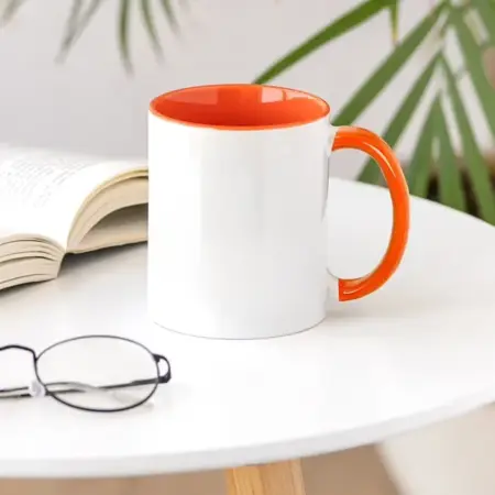 taza con interior de color