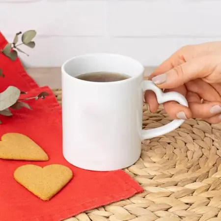 taza con mango de corazón