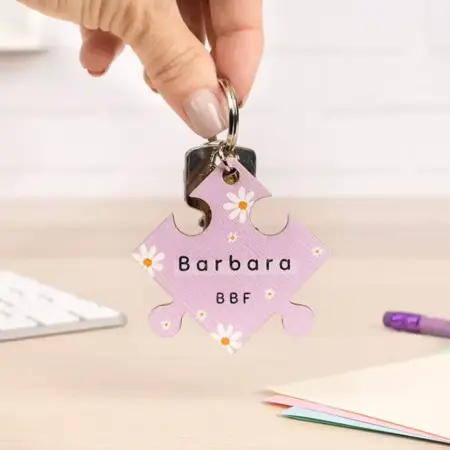 llavero de madera con formas